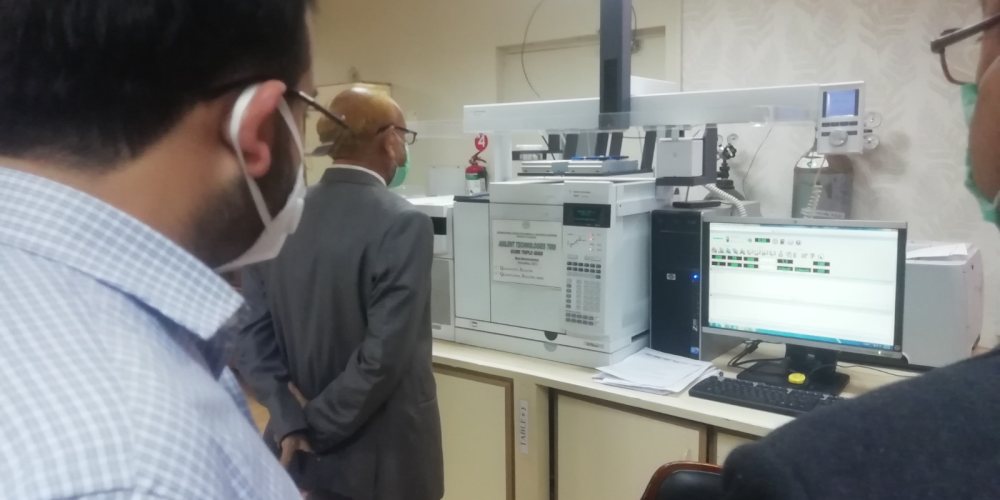 Laboratory visit of HEJ institute Karachi university4